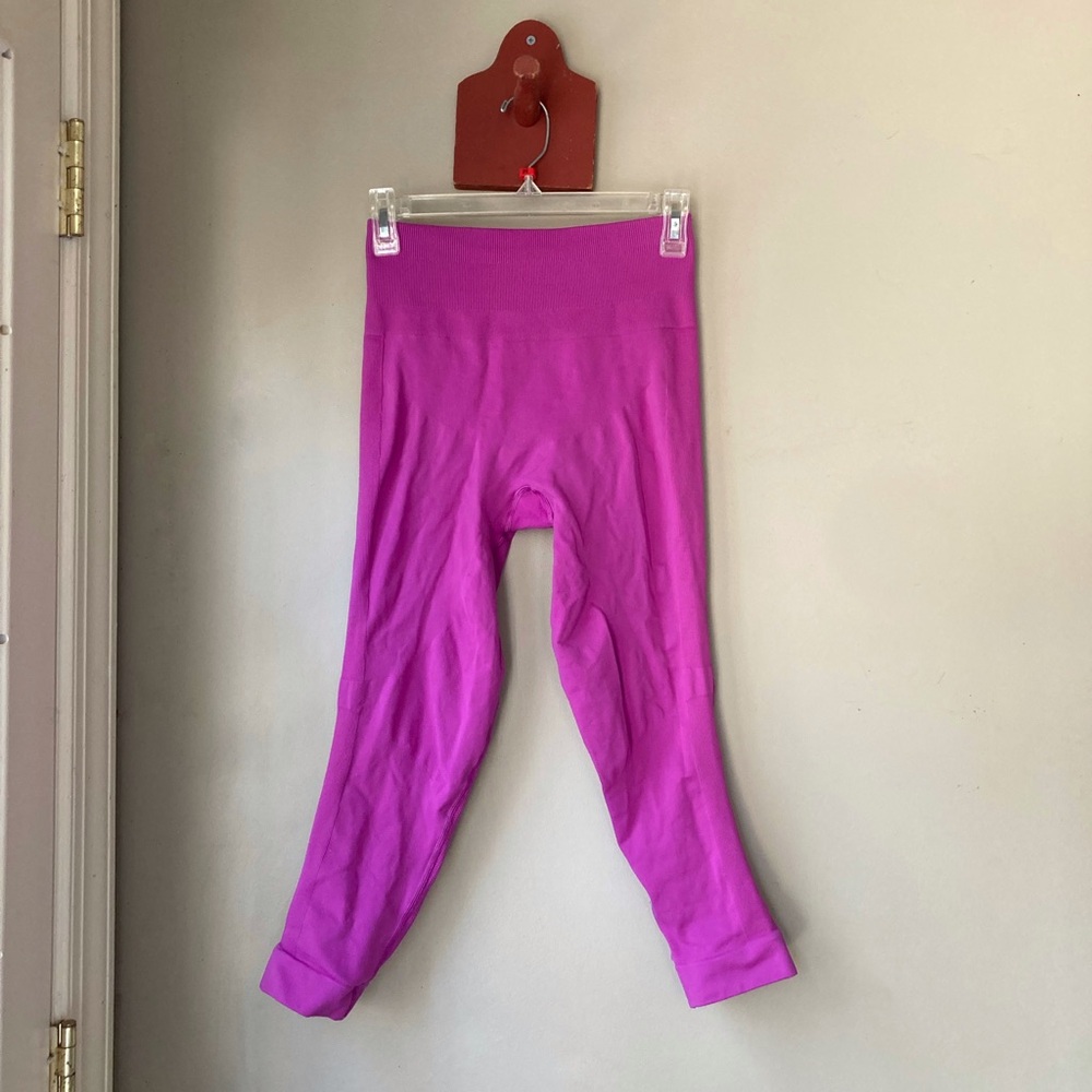 Lululemon Zoned In 3/4 Tight Raspberry 8